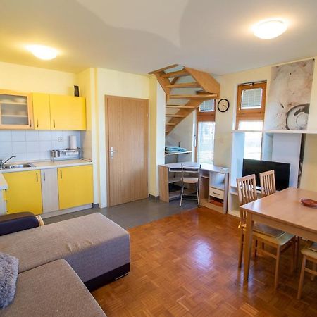 Relax Apartment In Banovci 베라이 외부 사진