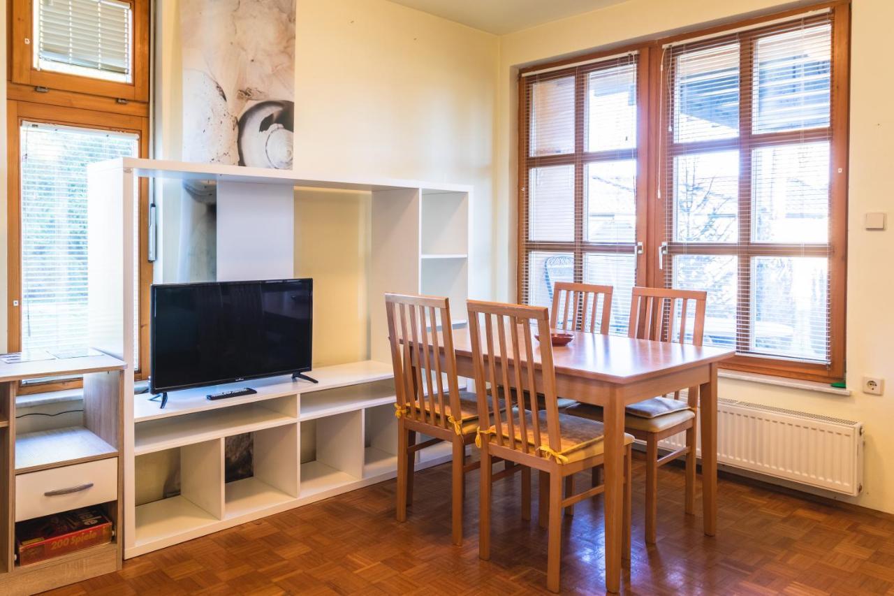 Relax Apartment In Banovci 베라이 외부 사진